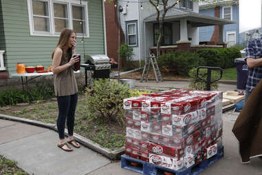 Dr Pepper Installs Literal Soda Fountain in Fan's Front Yard - Thrillist