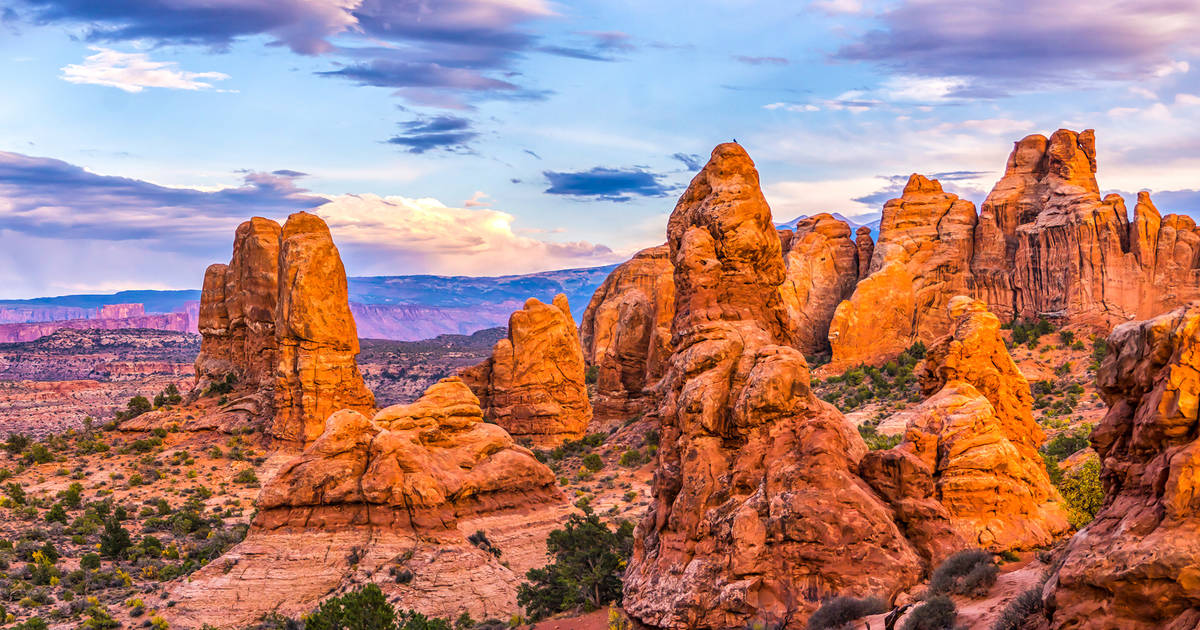 The 6 Best Hikes In Red Rock Canyon Las Vegas - The Wandering Queen