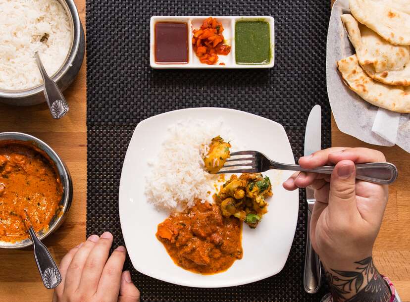Indian Food - Fork Or Finger? 1 How to Eat Indian Food at Indian Restaurants - Thrillist