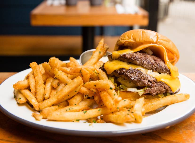 Burger Restaurants In Manhattan Nyc For The Best Hamburger Burger Quest Thrillist