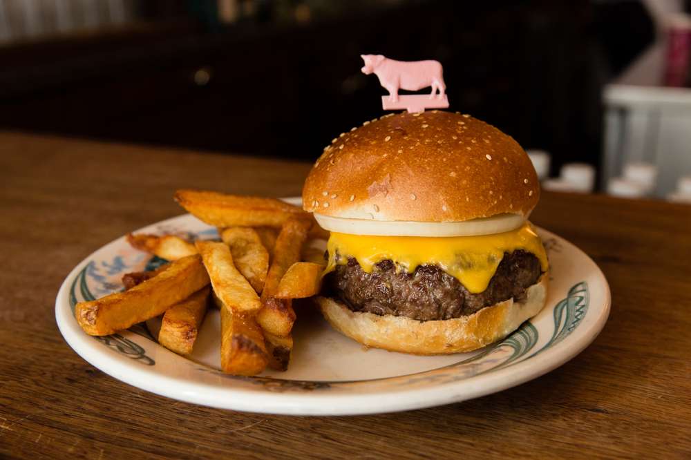 Burger Restaurants In Brooklyn Nyc For The Best Hamburger Burger Quest Thrillist