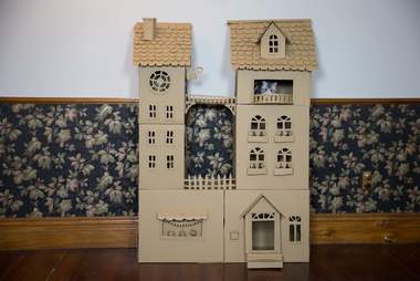 woman builds palace for her cat