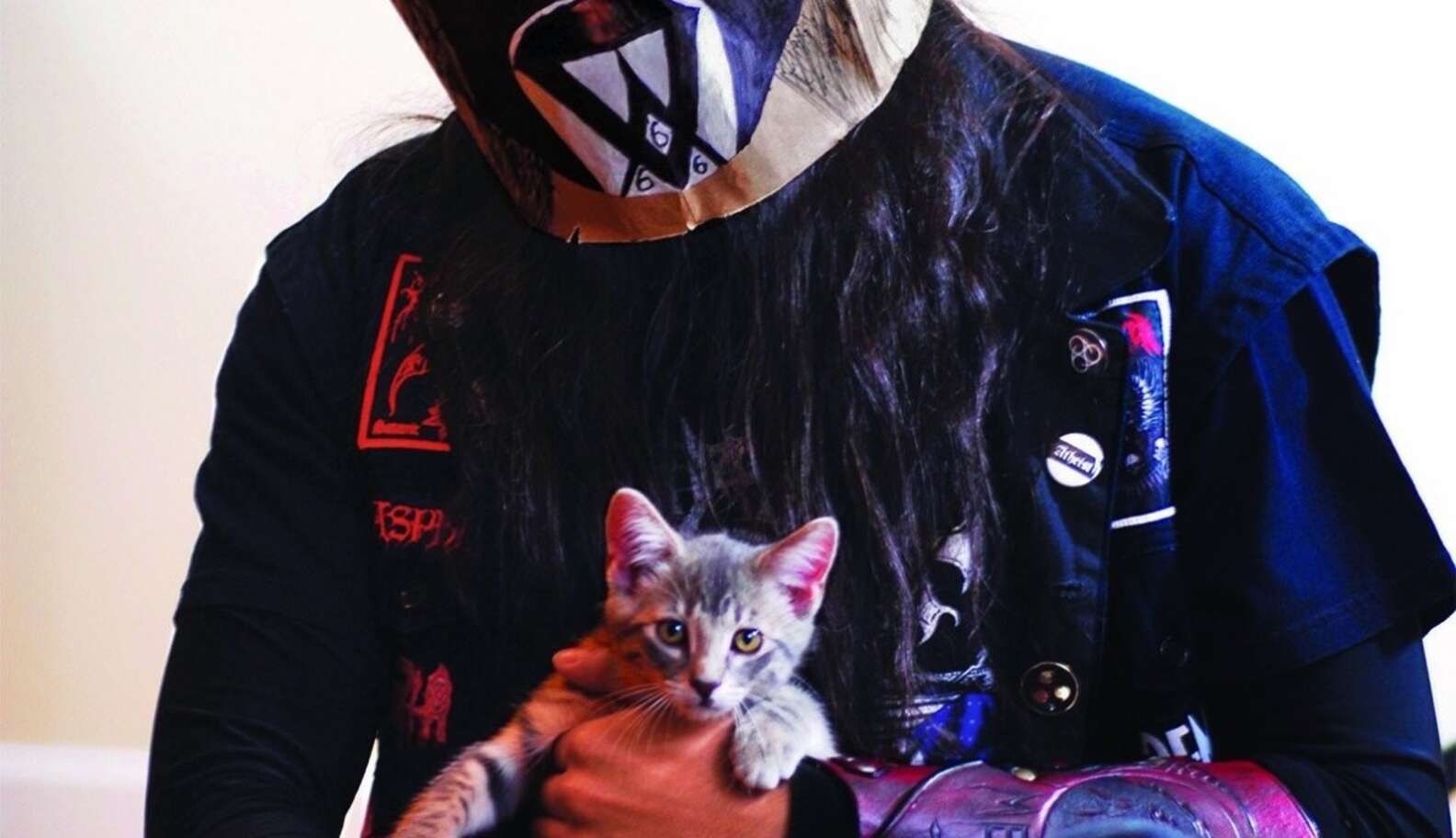 Photos: Metalheads Show Softer Side With Pet Cats - The Dodo