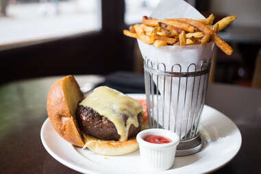 Burger Restaurants in Philadelphia for the Best Hamburger - Burger ...