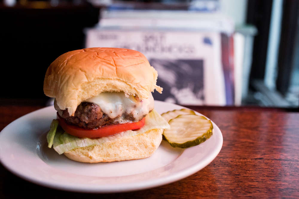 Burger Restaurants In Philadelphia For The Best Hamburger Burger Quest Thrillist