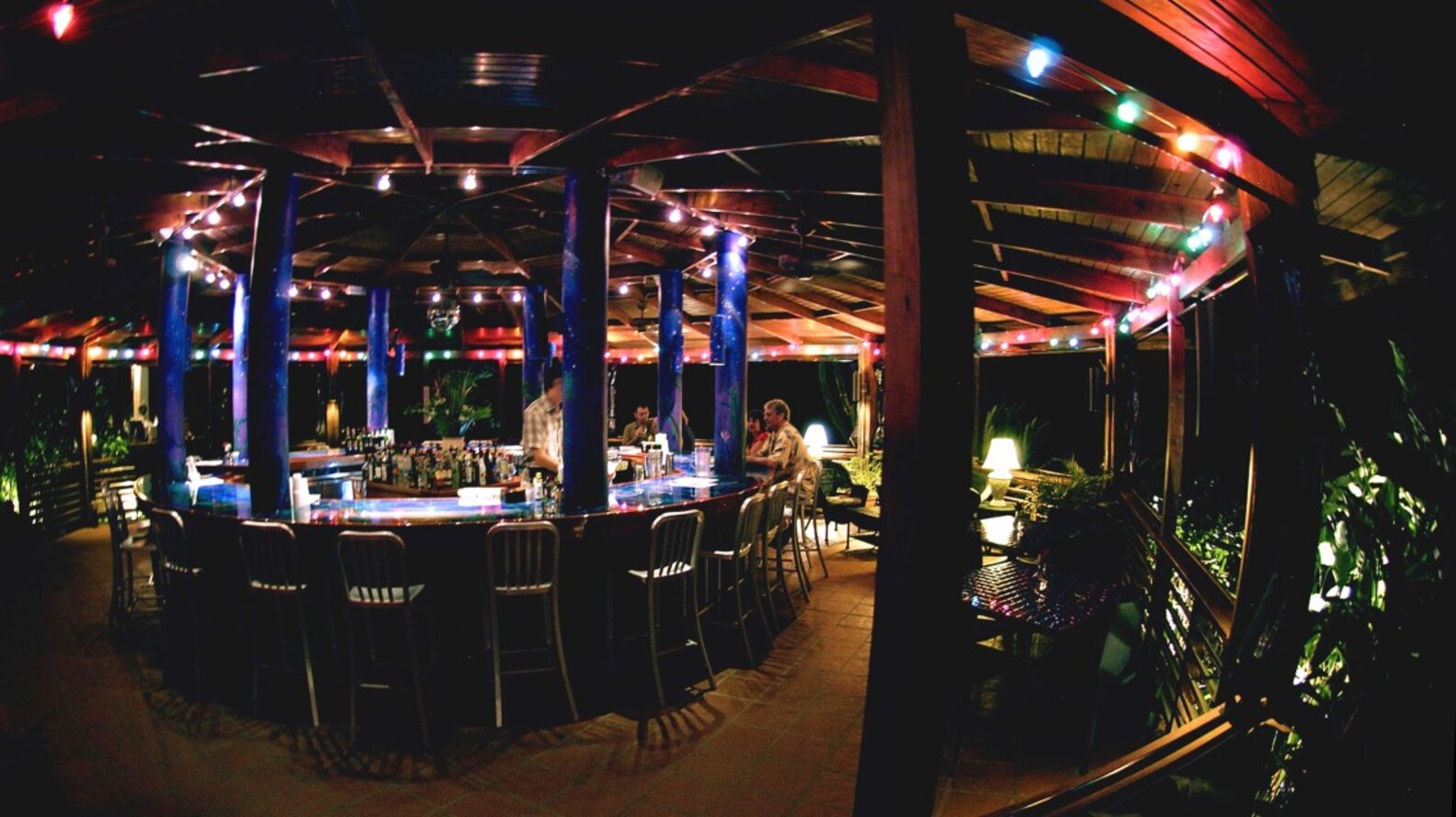 Best Tropical Bars 8 Extravagant Secluded Island Bars Thrillist