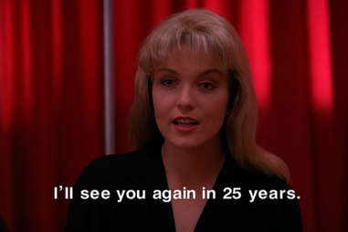 Twin Peaks Recap: How Did Seasons 1 & 2 End? Catch Up Before Season 3 ...