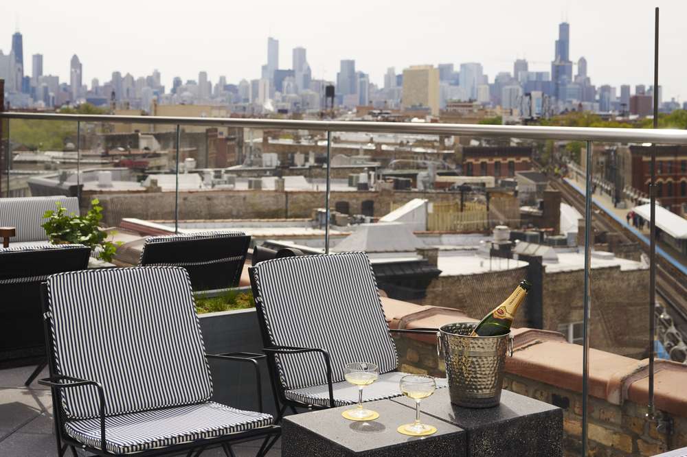 Best Rooftop Bars In Chicago Cool Places To Drink With A Good View Thrillist