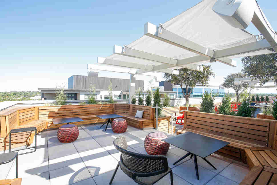 Best Rooftop Bars in America: Where to Drink With a View - Thrillist