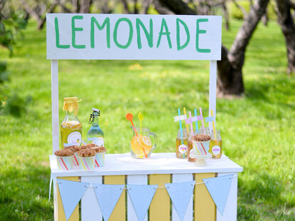 lemonade stand popsicles adult boozy thrillist selling published pm