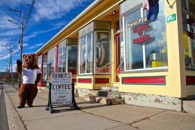 Twin Peaks Coffee & Donuts