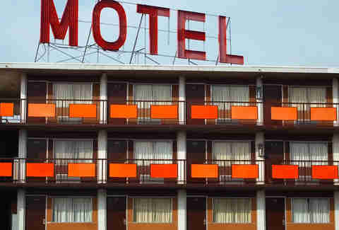 Signs Someone Died or Was Killed in Your Hotel Room  