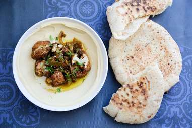 Shaya - Pita and hummus