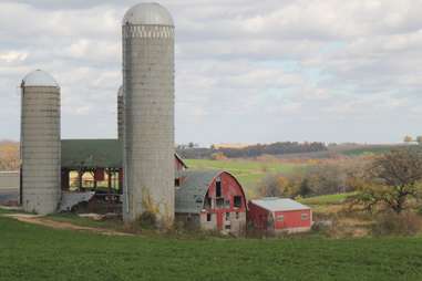 Mount Horeb - barn on Hwy 78