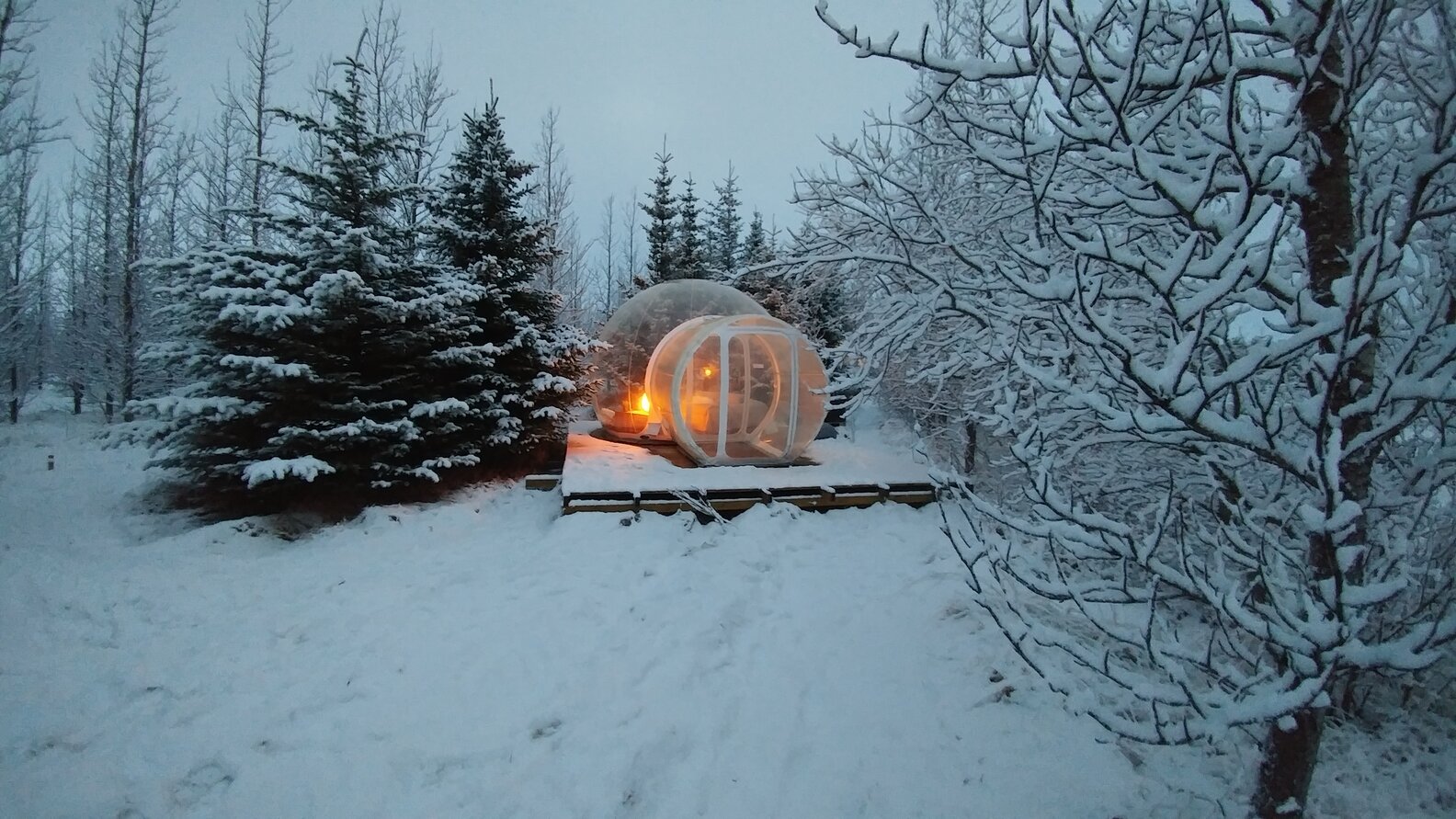 Iceland Hotel Bubbles Give You the Best Views of the Northern Lights