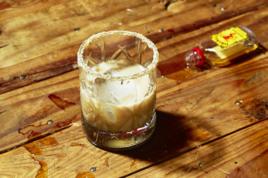 Bartender Shots: Crazy Shots Bartenders Have Actually Taken - Thrillist