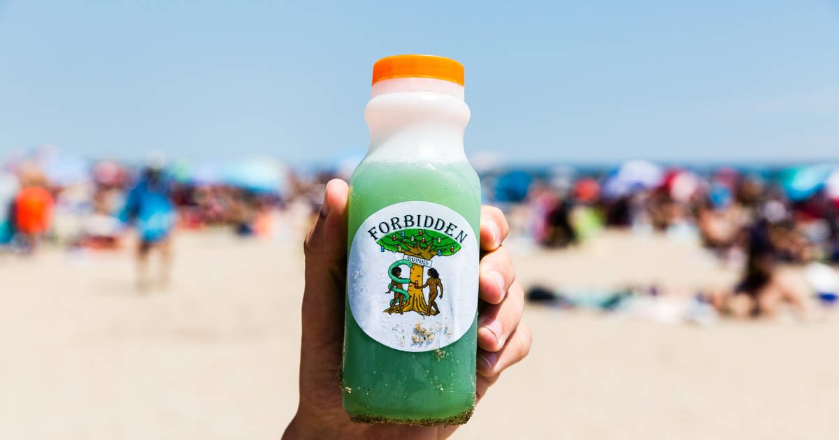 Inside the Illegal Nutcracker Drinks Business on NYC Beaches