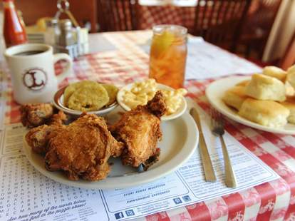 Best Fried Chicken Spots In Tennessee Thrillist