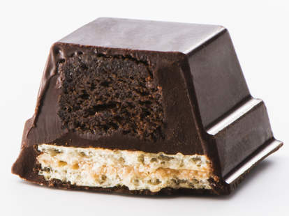 Kit Kat Filled With Cake Comes To Japan S Chocolatory Gateau Mignon Thrillist