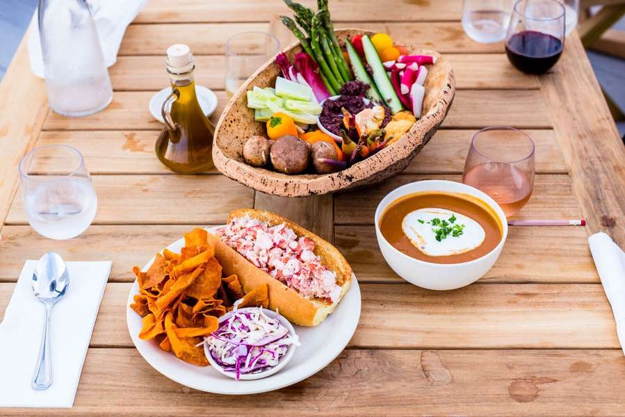 Best Bars & Restaurants in Montauk, NY - Thrillist