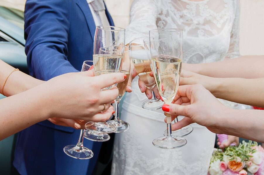 The Best Wedding Gift Ideas For Alcohol Lovers - Thrillist