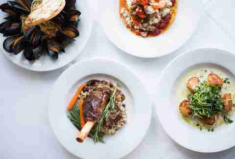 Best Restaurants In Savannah Ga Thrillist Vic S On The River