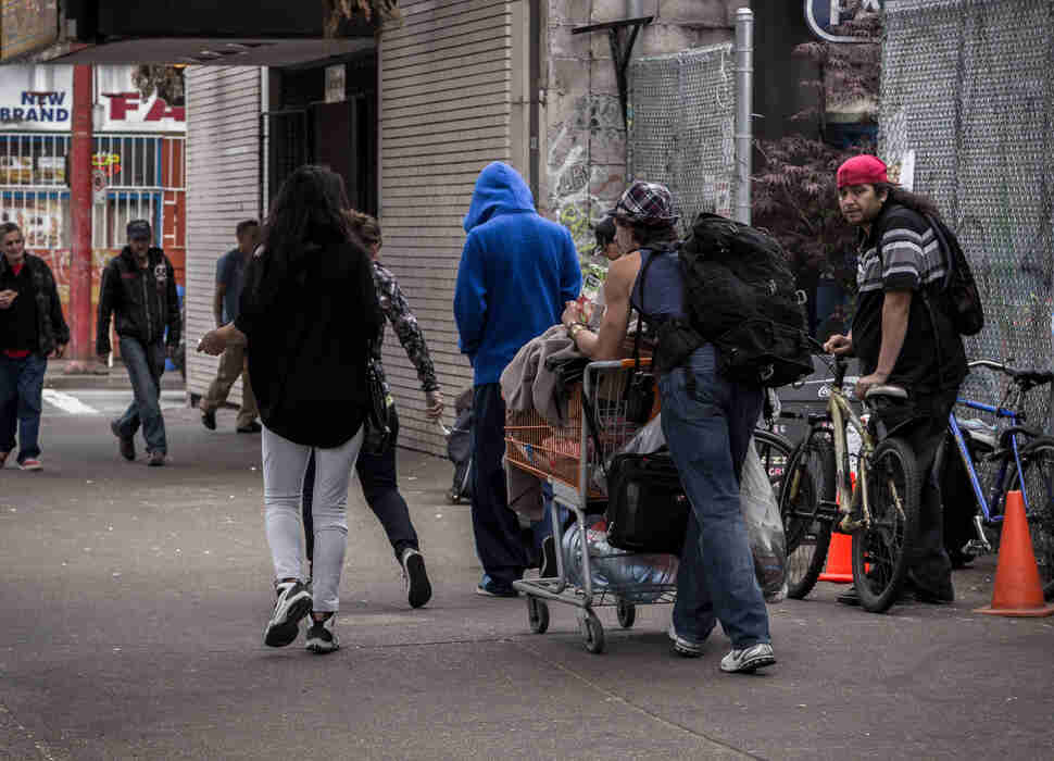 Is Slum Tourism Poverty Porn? The Tricky Ethics of Slum Tours - Thrillist