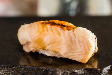 eel seafood sushi roll