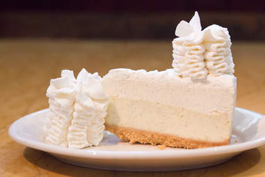 Best Cheesecake Factory Cheesecakes All 34 Flavors Ranked Thrillist