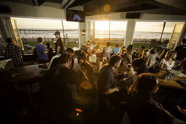 Wonderland Ocean Pub Beachfront Bars SD