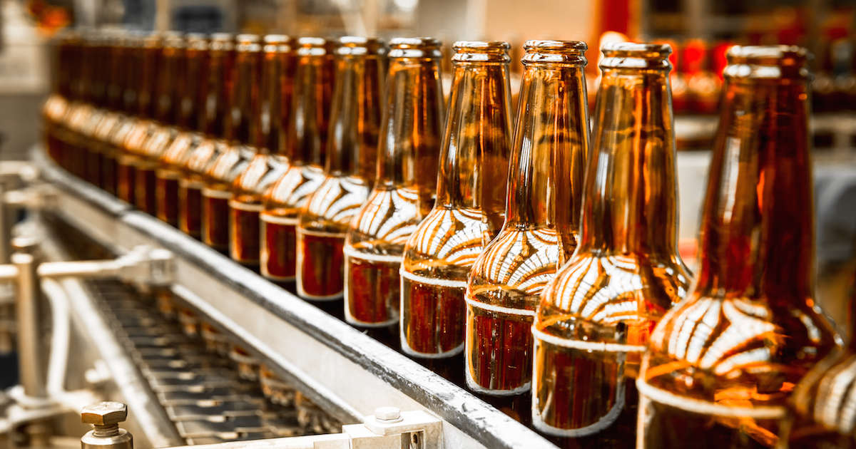 science-of-skunked-beer-why-are-beer-bottles-brown-thrillist