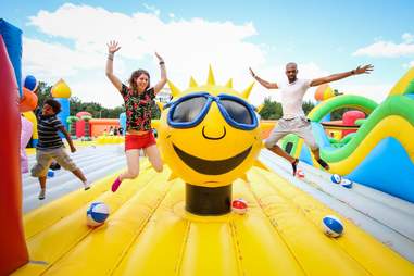 Big Bounce America World S Biggest Bounce House Comes To The Us Thrillist