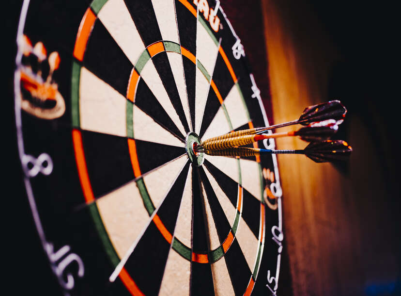 Dart board deals scoring cricket