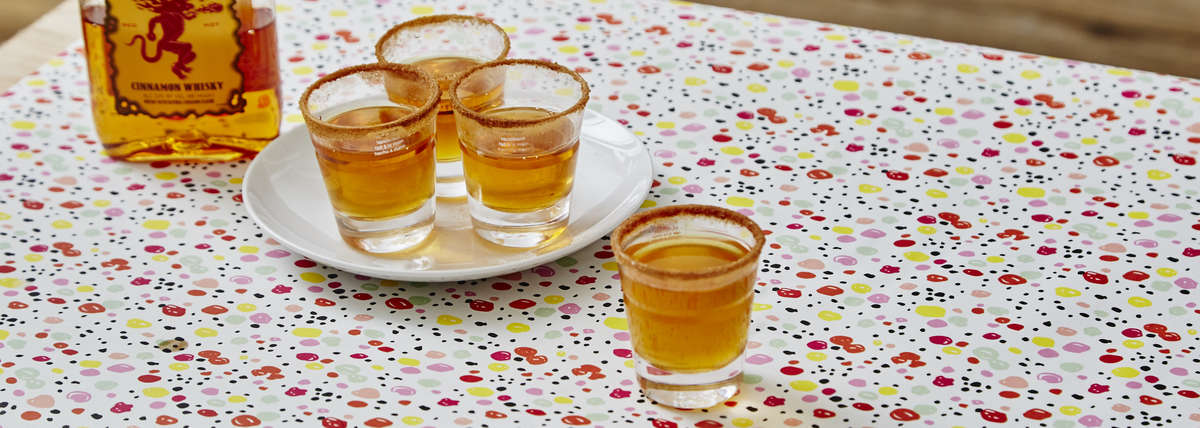 Apple Pie Shot Recipe: How to Make Apple Cider & Fireball Shots - Thrillist