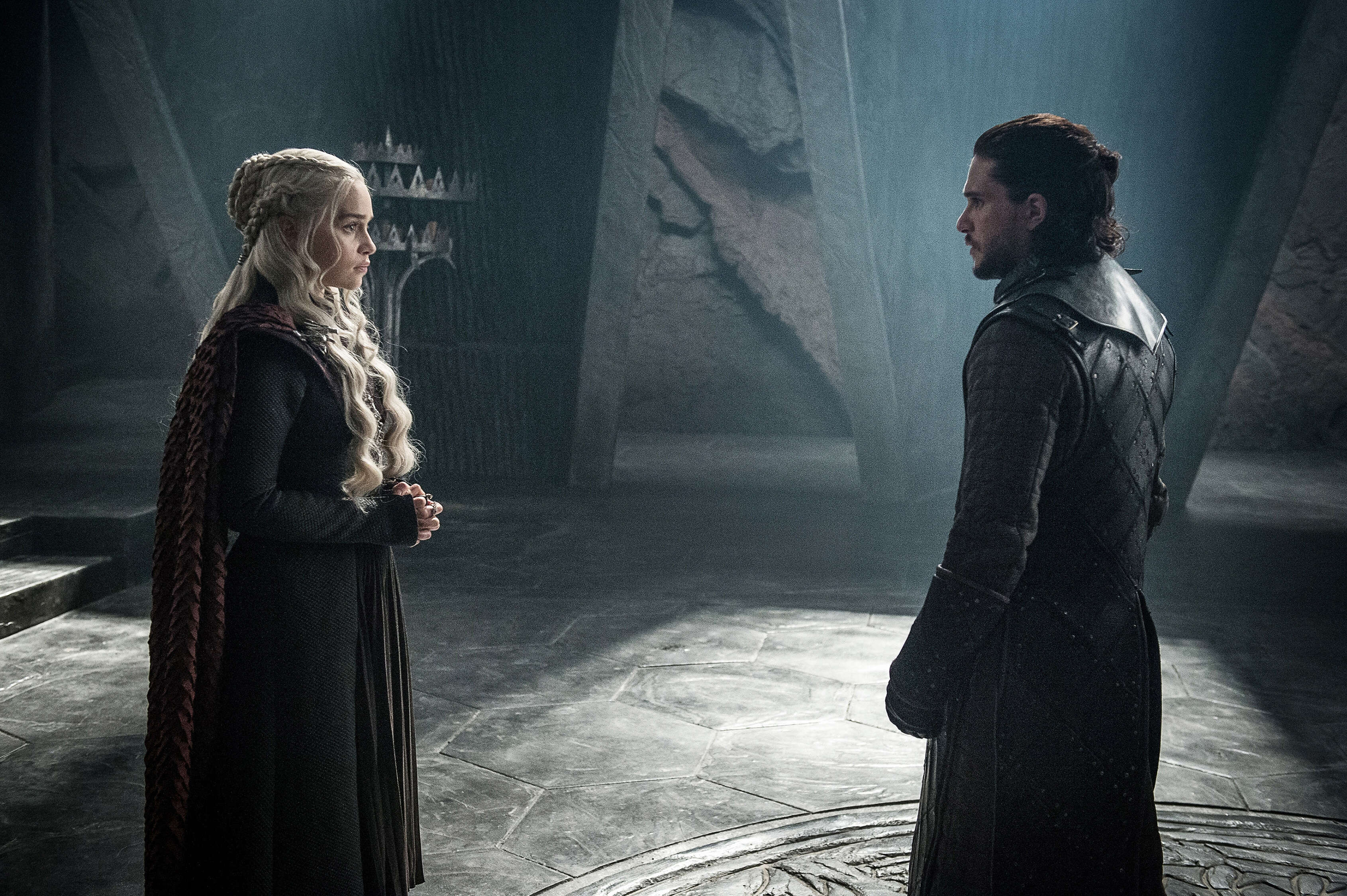 daenerys and jon snow on dragonstone game of thrones