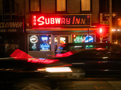 Neon Signs Nyc The Coolest Neon Signs In New York Bars Thrillist