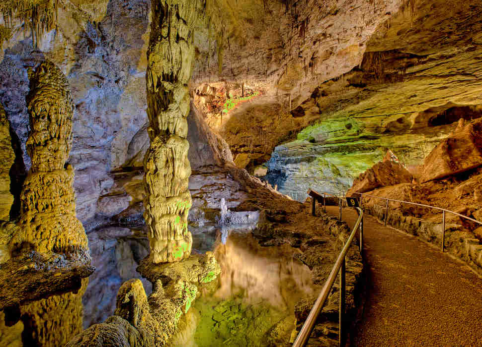 Most Beautiful Caves in the US for Hiking and Spelunking ...