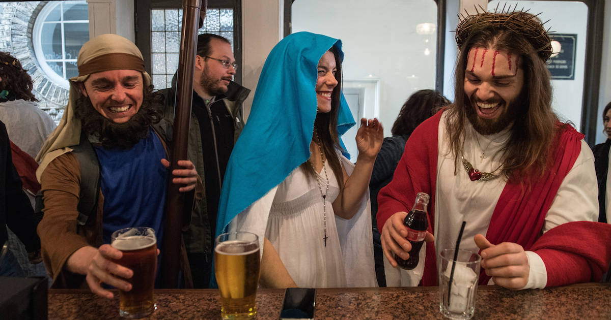 7 Funny Bar Crawl Themes That Actually Exist Thrillist