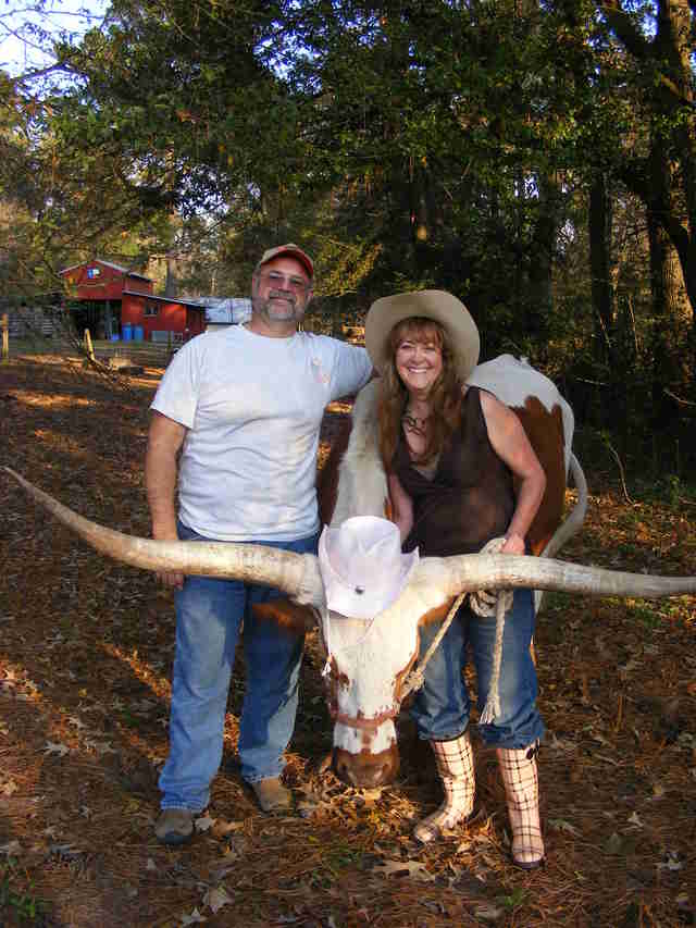 samson the steer with his family