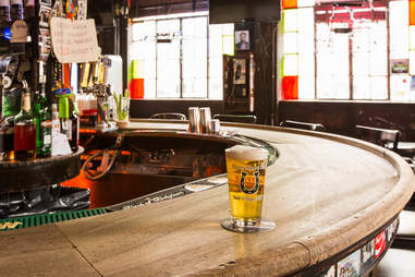 Most Important Nyc Bars A New York City Bar Bucket List Thrillist