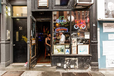 Best Dive Bar In Every State Dive Bars Near Me Thrillist