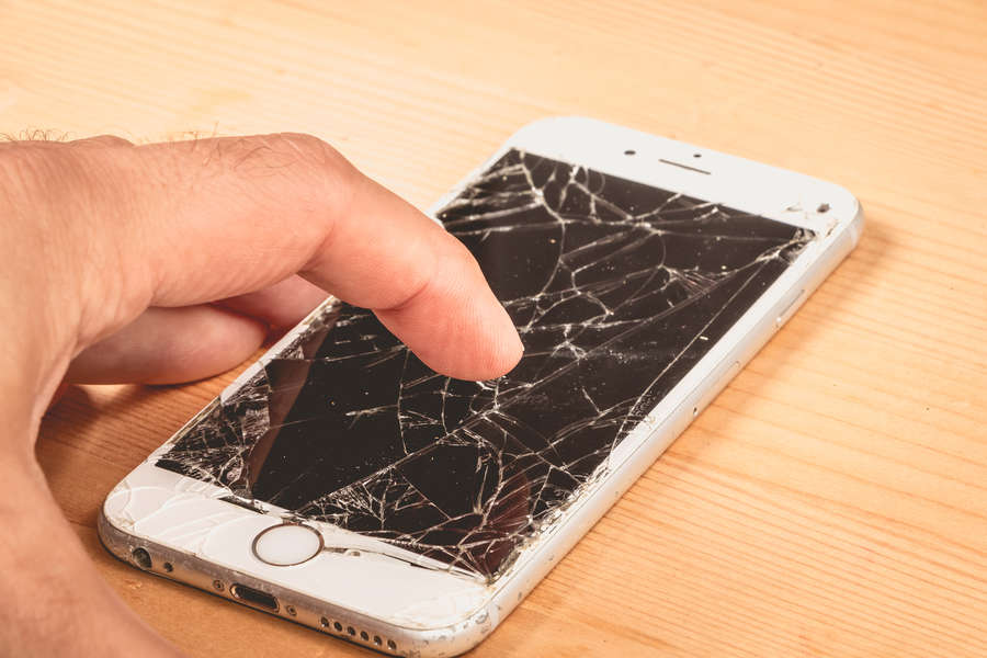 Apple Raised Their Iphone Screen Repair Cost And Price Of Apple Care Thrillist