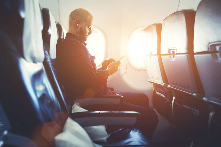 Delta Airlines to Offer Free Text Messaging on Flights - Thrillist