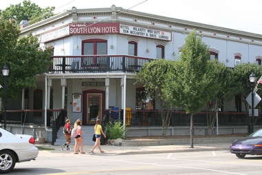 south lyon hotel