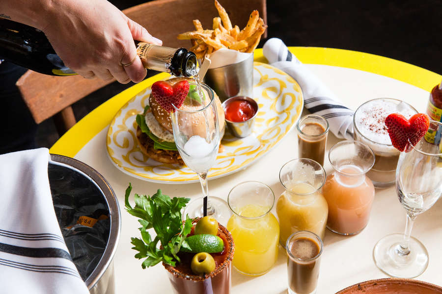 Best Bottomless Boozy Brunch Deals in NYC - Thrillist