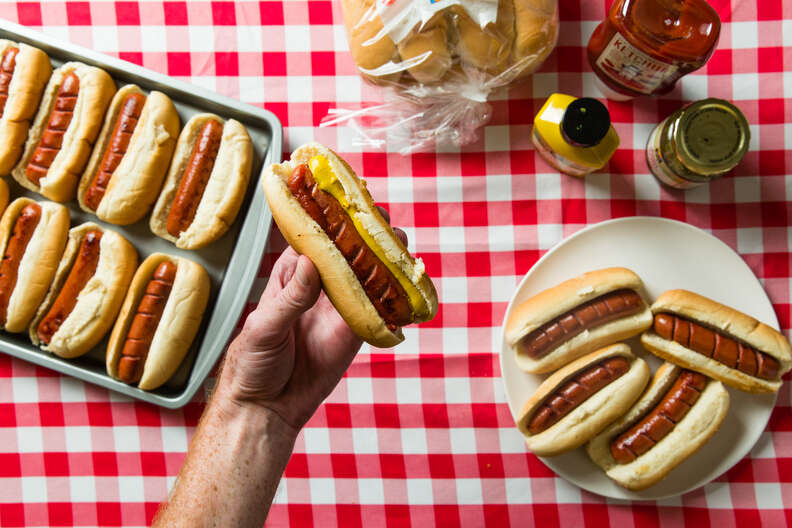 How To Keep Food Warm at a Tailgate