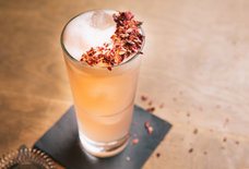 The Best Bars in Honolulu to Drink at Right Now