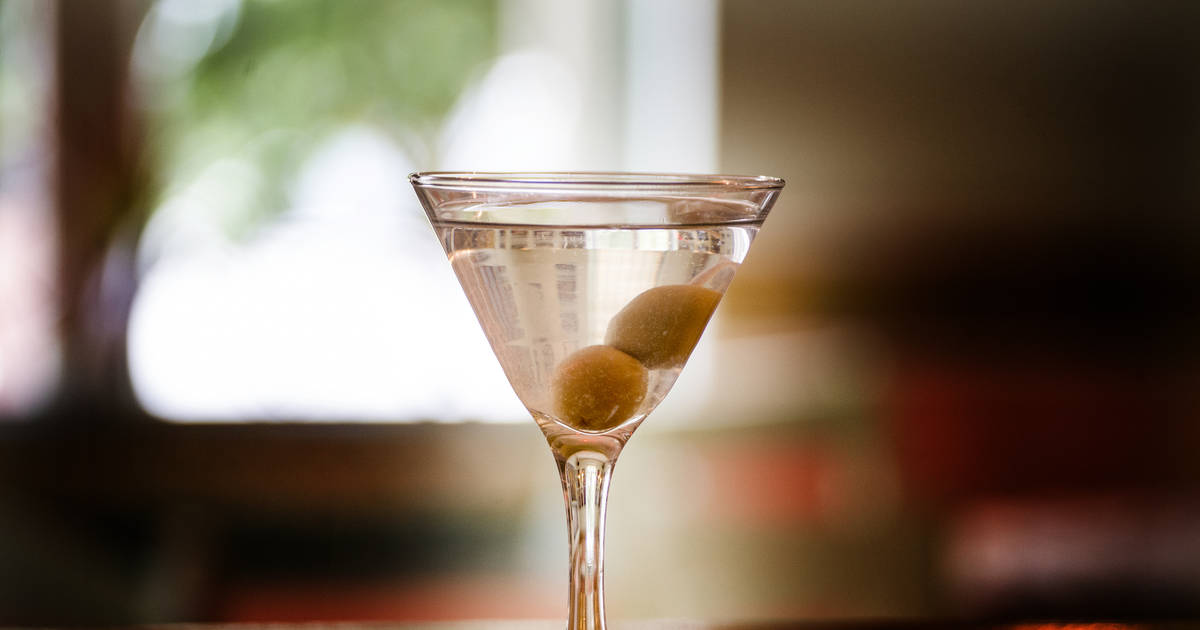 Mini Martinis Are Better: Here's How to Make a Teeny Martini at Home -  Thrillist