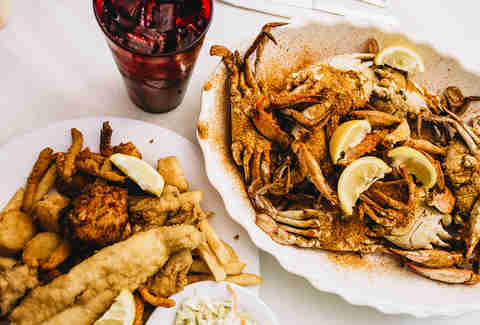 11 Dining Experiences You Can Only Have in Virginia Beach - Thrillist