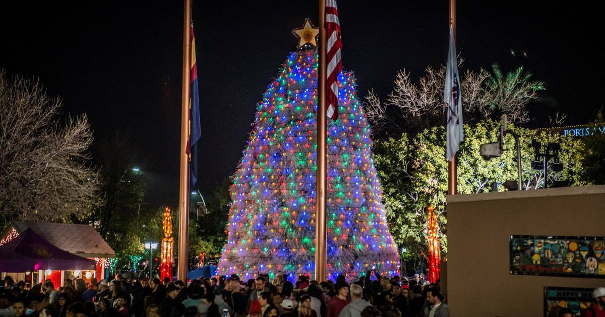 Arizona Cardinals arrive in holiday spirit for Christmas Day game